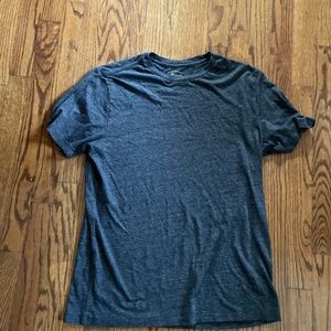 GH Bass mens t shirt gray small